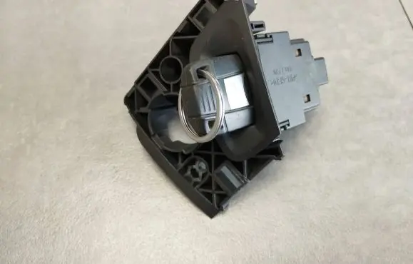 BMW X6 E71 Ignition lock 6966714 005529915 10862510