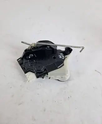 Subaru XV Front door lock