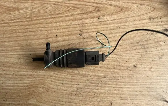 Skoda Superb B5 (3U) Windscreen/windshield washer pump