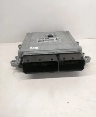 Volvo V70 Engine control unit/module 31303388