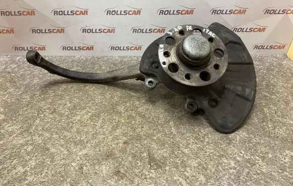Mercedes-Benz S W220 Front wheel hub spindle knuckle