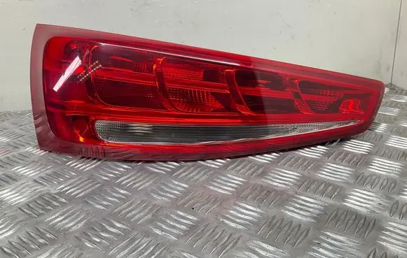Audi Q3 8U Tailgate rear/tail lights 8U0945093
