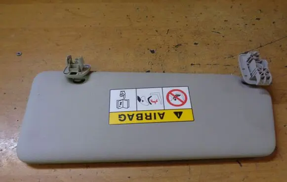Renault Clio IV Sun visor