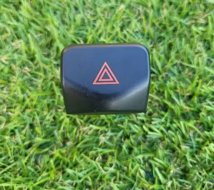 Nissan Note (E11) Hazard light switch 06019