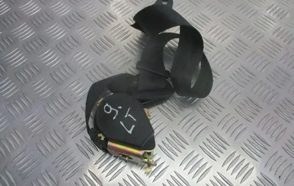Peugeot 1007 Rear seatbelt