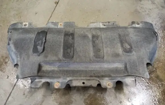 Jeep Grand Cherokee Engine splash shield/under tray 68037063