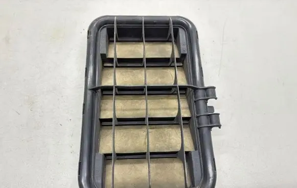 Audi A8 S8 D3 4E Quarter panel pressure vent 4E0819181A