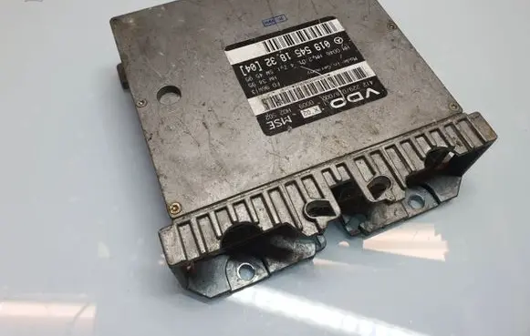 Mercedes-Benz E W210 Engine control unit/module 0195451832 019545183204