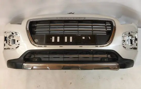 Peugeot 3008 I Front bumper 