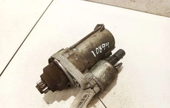 Volkswagen Golf V Starter motor 02t911023t 1209034700