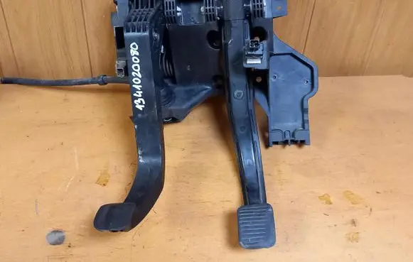 Fiat Ducato Clutch pedal mounting bracket assembly 3802501017
