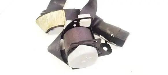Middle seatbelt (rear)