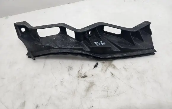 Volkswagen PASSAT B6 Front bumper mounting bracket 3C0807889