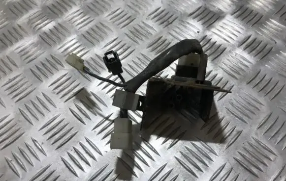 Mazda 121 Heater blower motor/fan resistor