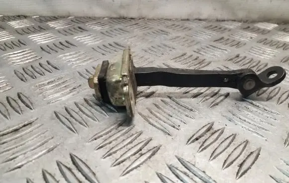 Hyundai Terracan Front door check strap stopper