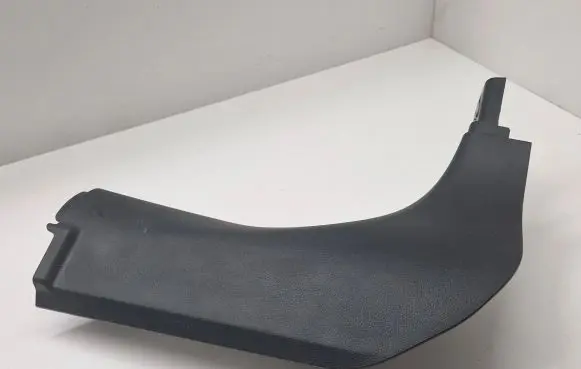 Foot area side trim