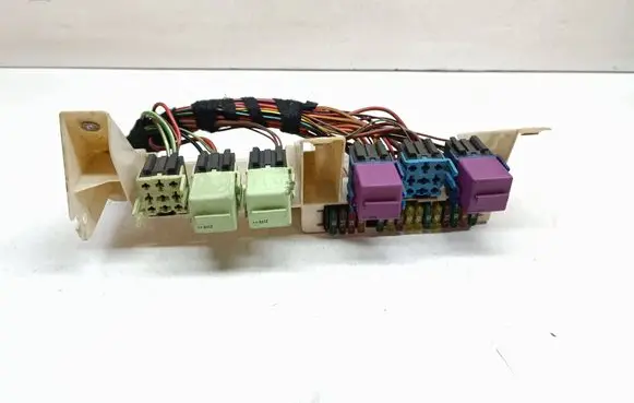 BMW X5 E53 Fuse module 6937673