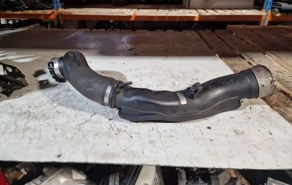 BMW 7 F01 F02 F03 F04 Intercooler hose/pipe 4735270