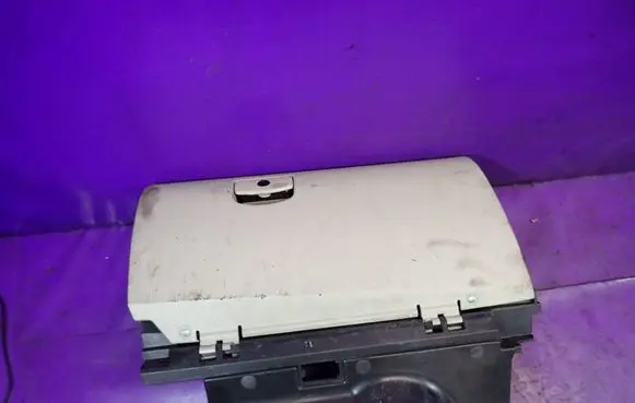 Subaru Outback Glove box