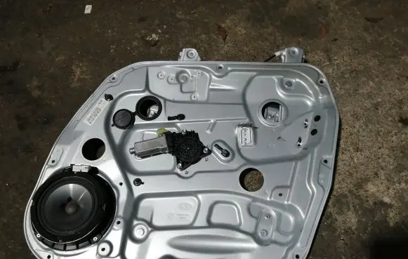 Front door window regulator with motor