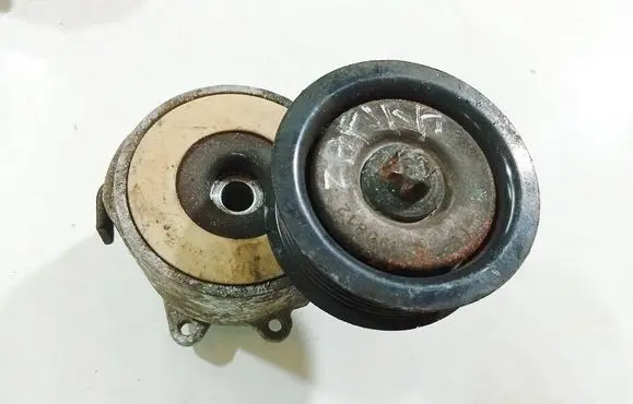 Opel Zafira B Generator/alternator belt tensioner 55190813