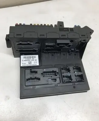 Mercedes-Benz CLS C219 Fuse module