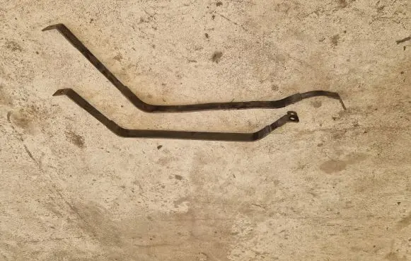 KIA Sportage Fuel tank mounting bracket 