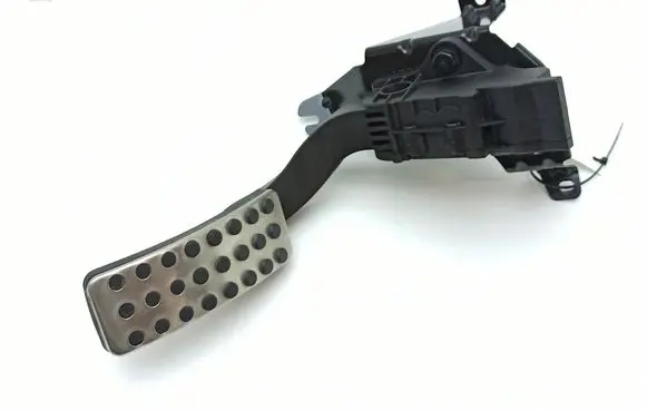 Mercedes-Benz B W246 W242 Accelerator throttle pedal A2463001904