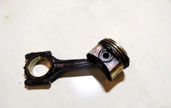 Fiat Bravo - Brava Piston with connecting rod