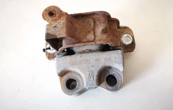 Fiat Punto (188) Engine mount bracket a236