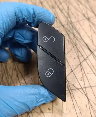 Mercedes-Benz ML W164 Central locking switch button A2518201010