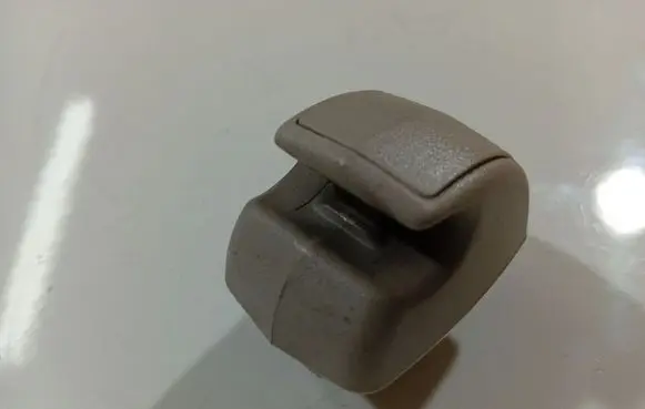 Sun visor clip/hook/bracket