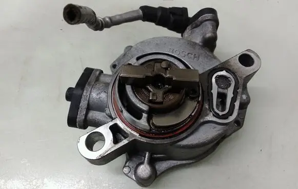 Peugeot 308 Vacuum pump 9884788780