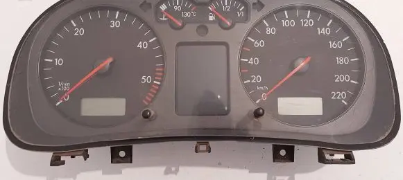 Volkswagen Golf IV Speedometer (instrument cluster) 88311282