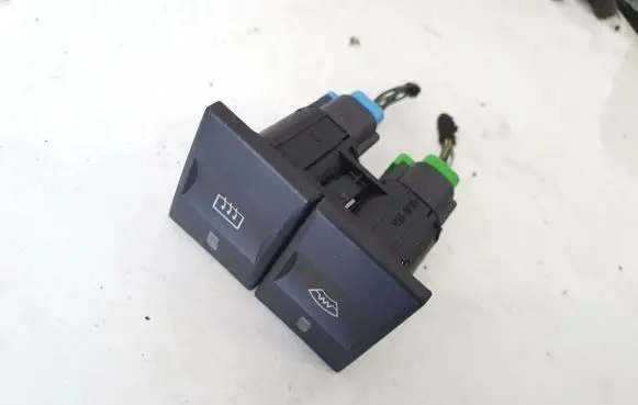 Ford Mondeo Mk III Windscreen/window heater switch 1s7t18k574aa 1s7t-18k574-aa