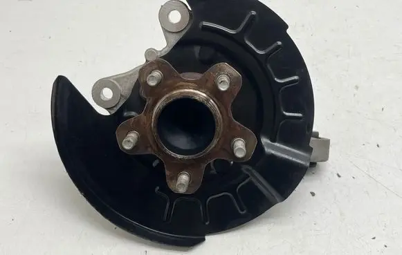 Nissan Rogue Rear wheel hub 
