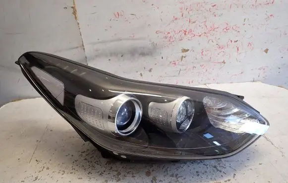 KIA Sportage Headlight/headlamp 92102F1110 R009R110NN0