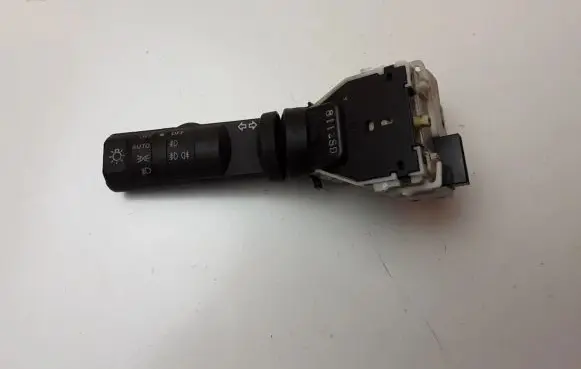 Nissan Navara Indicator stalk 25540ZM02E