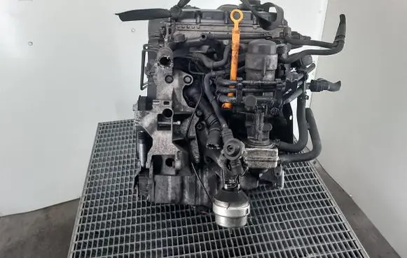 Volkswagen PASSAT B5.5 Engine AVB
