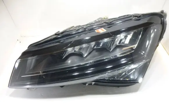 Skoda Superb B8 (3V) Headlight/headlamp 3V1941015C 04062021 MDEP9224