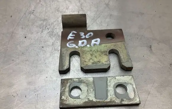 BMW 3 E30 Rear door lower hinge 1922194