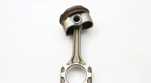 Toyota RAV 4 (XA40) Piston with connecting rod