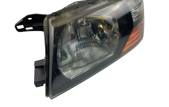 Mitsubishi Pajero Headlight/headlamp 10087420