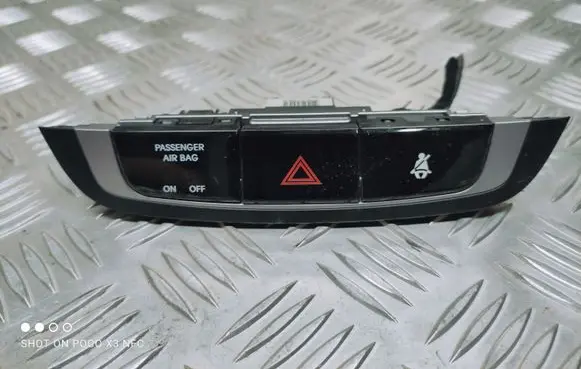 Hyundai ix35 Hazard light switch 937902S100 847402S450