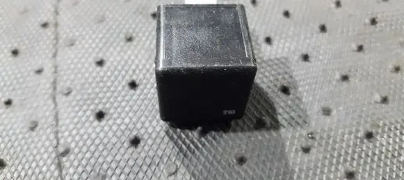 Volvo V70 Other relay 9441158 v23134-J52-X346