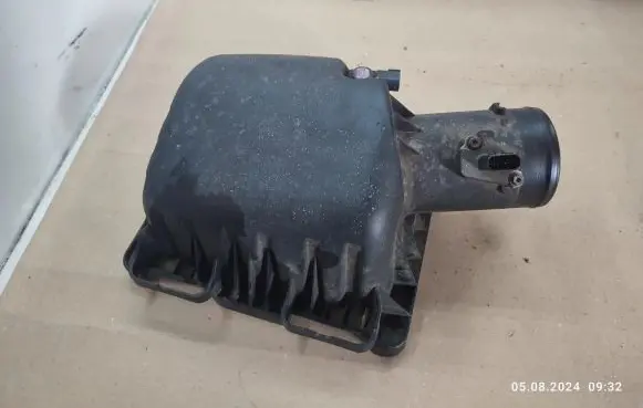 Chrysler Grand Voyager V Air filter box cover 