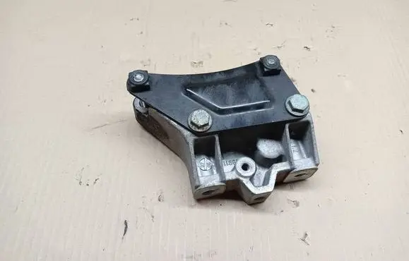Volkswagen Golf Plus Gearbox mounting bracket 1K0199111E