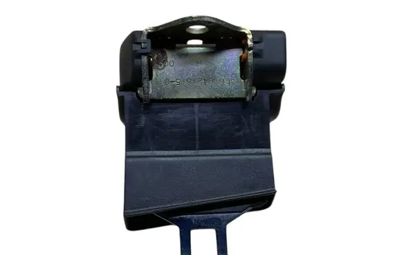 Middle seatbelt (rear)