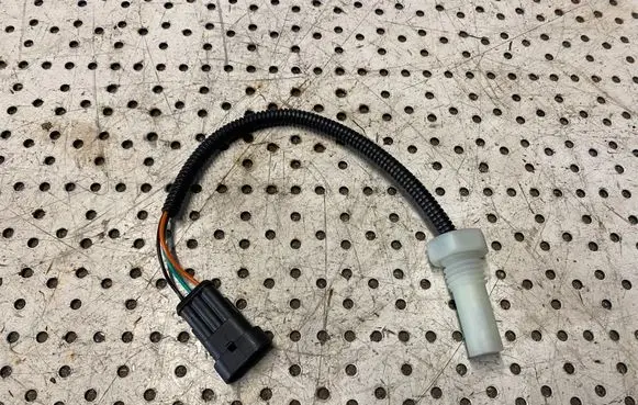 Microcar M8 ABS wheel speed sensor 