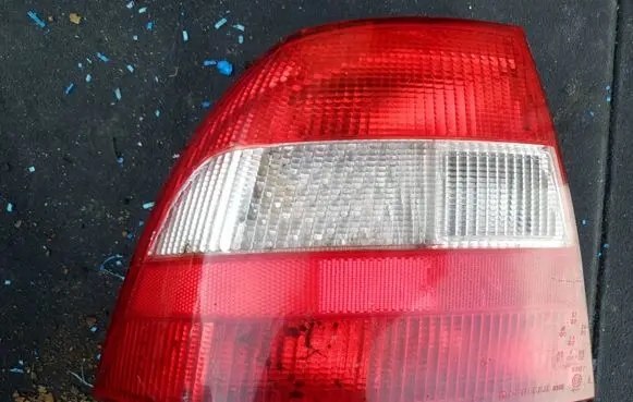 Opel Vectra B Tail light bulb cover holder 90568047